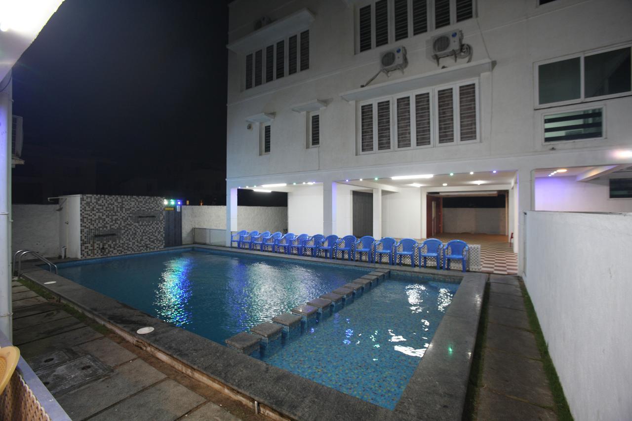 Oyo 935 Hotel Palkhee Мумбаи Экстерьер фото