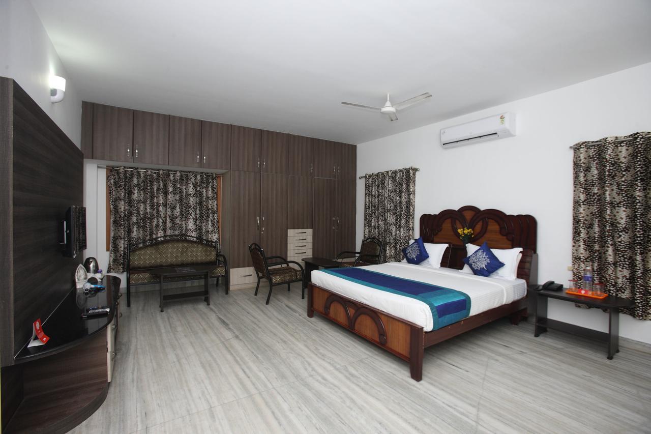 Oyo 935 Hotel Palkhee Мумбаи Экстерьер фото